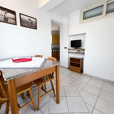 A Due Passi Dal Mare Apartment *