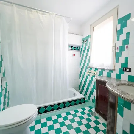 A Due Passi Dal Mare Apartment *