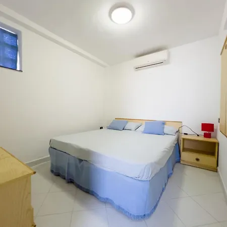 Апартаменты A Due Passi Dal Mare