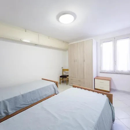 A Due Passi Dal Mare Апартаменты *